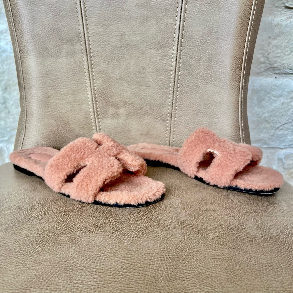 Hermes Oran Teddy Pink Plush Slippers Euro 39